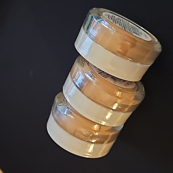 L'Oreal Age Perfect 4-in-1 Tinted Balm - Picture 2 of 2